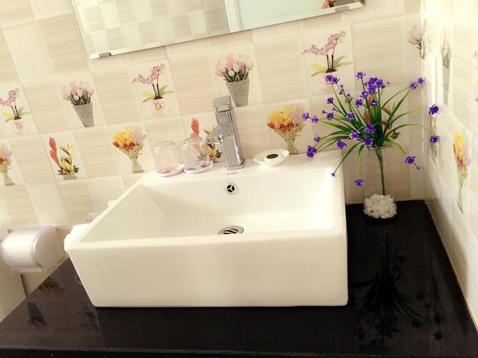 Lavender Hotel Hajfong Zewnętrze zdjęcie